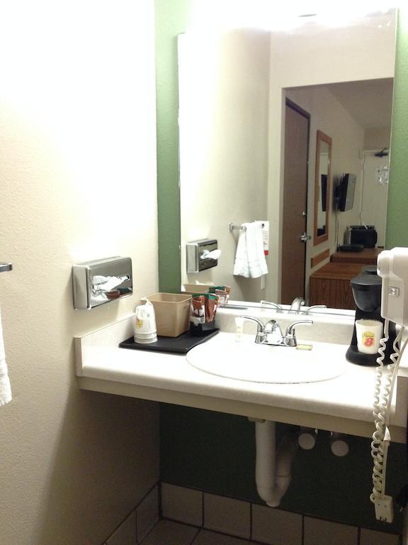 Super 8 By Wyndham Barstow Hotel Szoba fotó